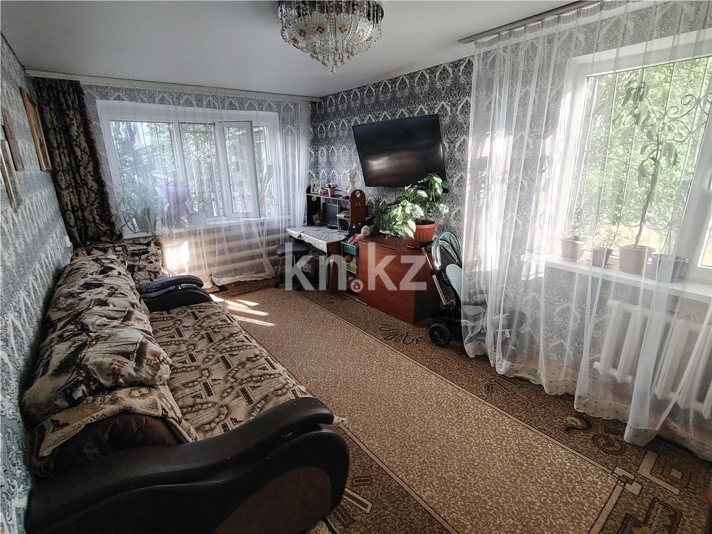 Продажа 3-комнатной квартиры, 63 м², ул. Казахстанская - Продажа квартир в Шахтинске фото 1 из 7