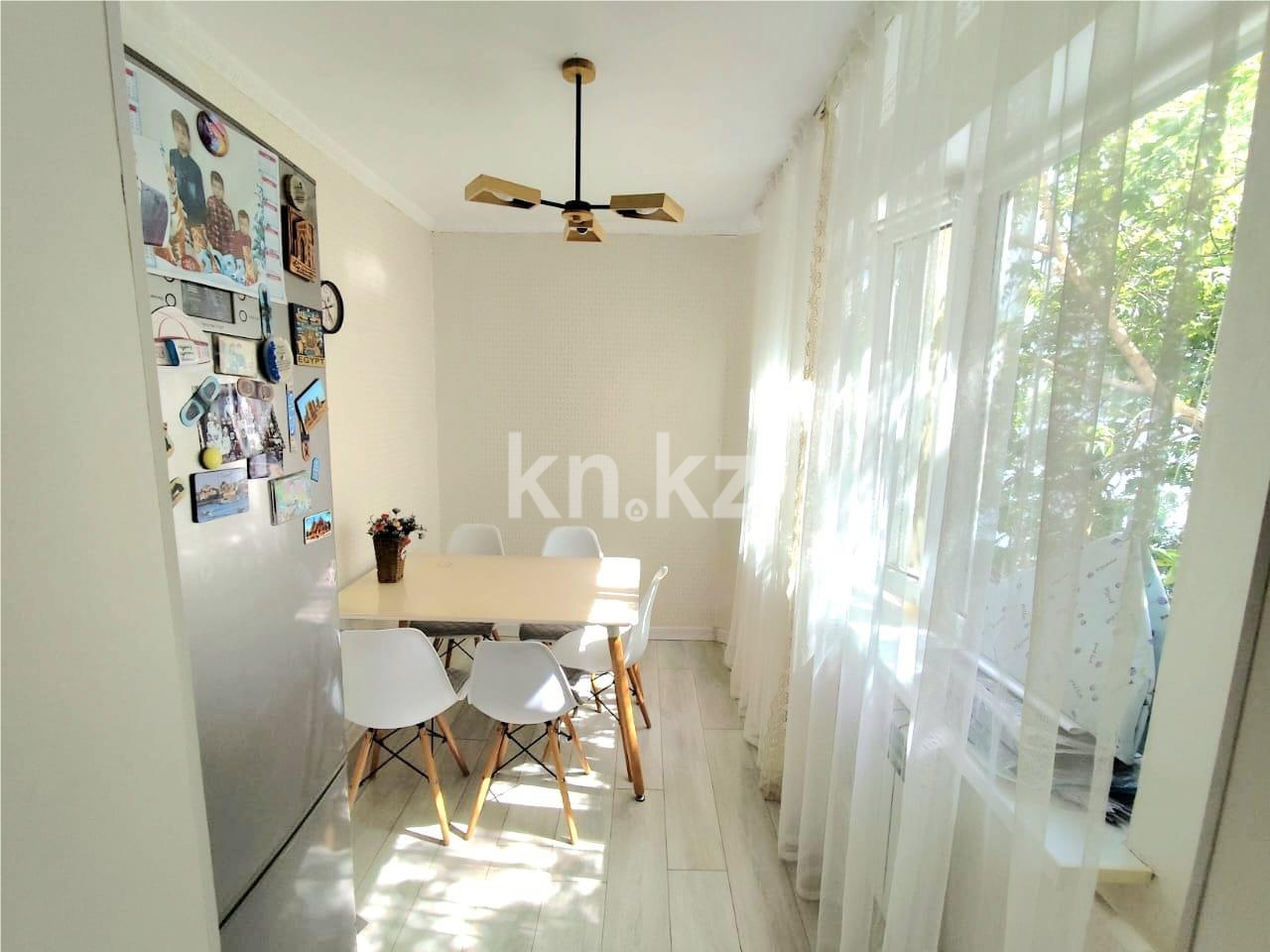 Продажа 3-комнатной квартиры, 60 м², ул. Язева - Продажа  трехкомнатных квартир в Караганде фото 7 из 14