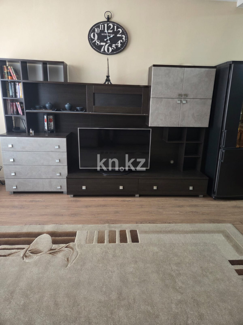 Аренда 3-комнатной квартиры, 82 м² - Аренда  трехкомнатных квартир помесячно в Караганде фото 6 из 12