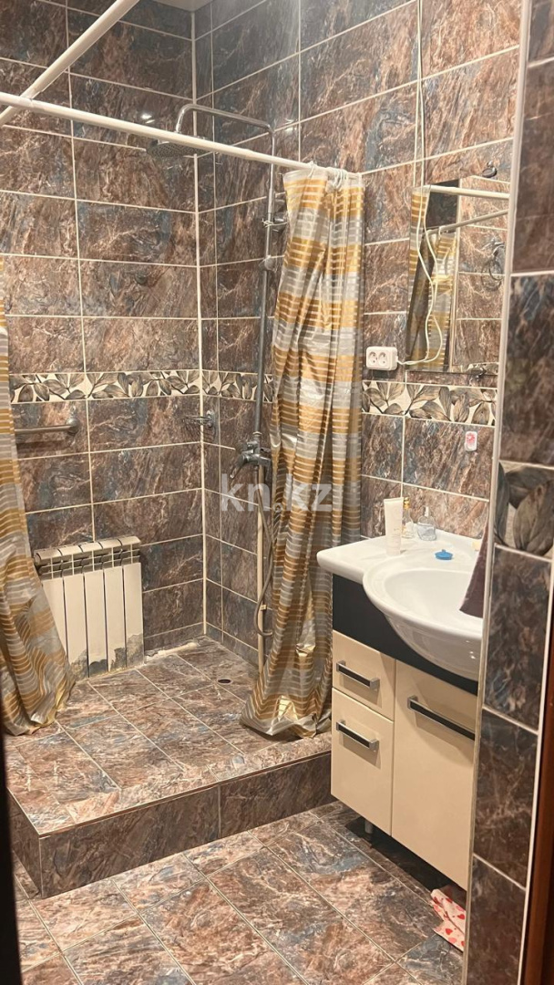 Продажа 3-комнатной квартиры, 90 м², пр. Шахтеров, дом  60 - Продажа  трехкомнатных квартир в Караганде фото 10 из 13