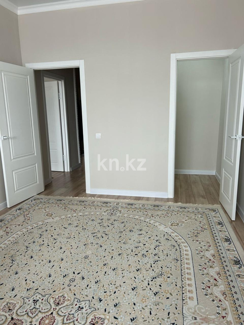 Продажа 3-комнатной квартиры, 89 м², ул. Букетова, дом  3/3 в Караганде - фото 9