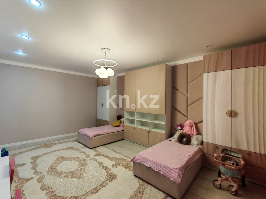 Продажа 4-комнатной квартиры, 143 м², мкр. Голубые Пруды, дом  5/4 - Продажа квартир в Караганде с фото фото 17 из 36