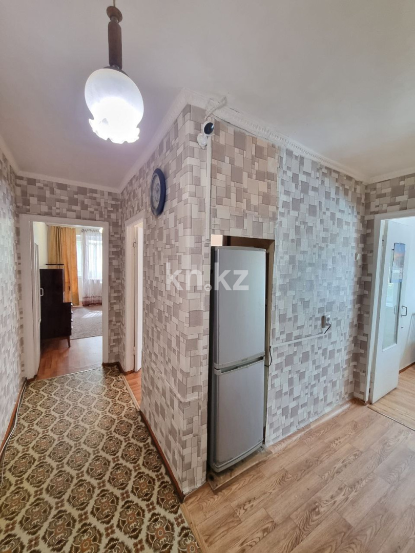 Продажа 3-комнатной квартиры, 50 м², ул. Аманжолова, дом  21 - Продажа  однокомнатных, двухкомнатных, трехкомнатных квартир в Караганде фото 1 из 15
