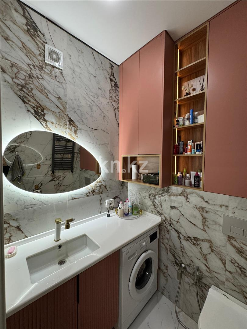 Продажа 2-комнатной квартиры, 68 м², 067 учетный квартал, дом  456/3 в Караганде - фото 16