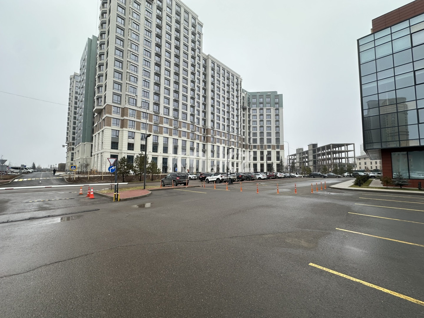 Продажа , 210 м², пр. Кошкарбаева, дом  1 - Бауржан Момышулы - Продажа офисных и торговых помещений в Астане фото 1 из 7