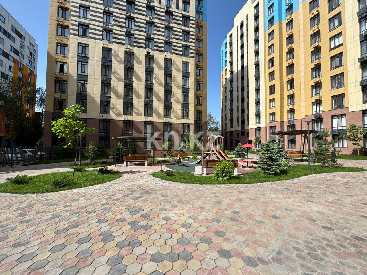 Продажа 3-комнатной квартиры, 92 м², ул. Торекулова - Продажа  трехкомнатных квартир в Алматы фото 1 из 21