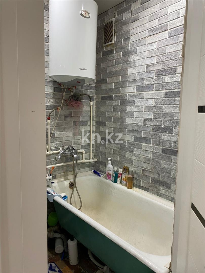 Продажа 3-комнатной квартиры, 62 м², мкр-н 17 в Караганде - фото 6