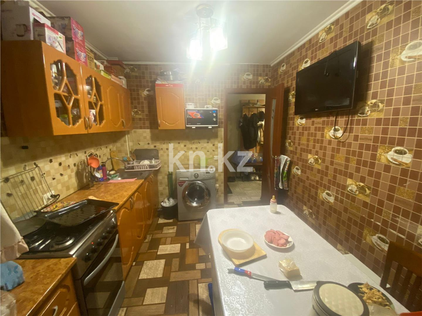 Продажа 3-комнатной квартиры, 63 м², ул. Муканова, дом  18 - Продажа  трехкомнатных квартир в Караганде фото 7 из 17