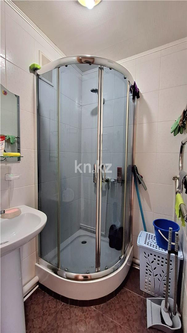 Продажа 3-комнатной квартиры, 62 м², мкр-н 18 - Продажа квартир в Караганде фото 8 из 12