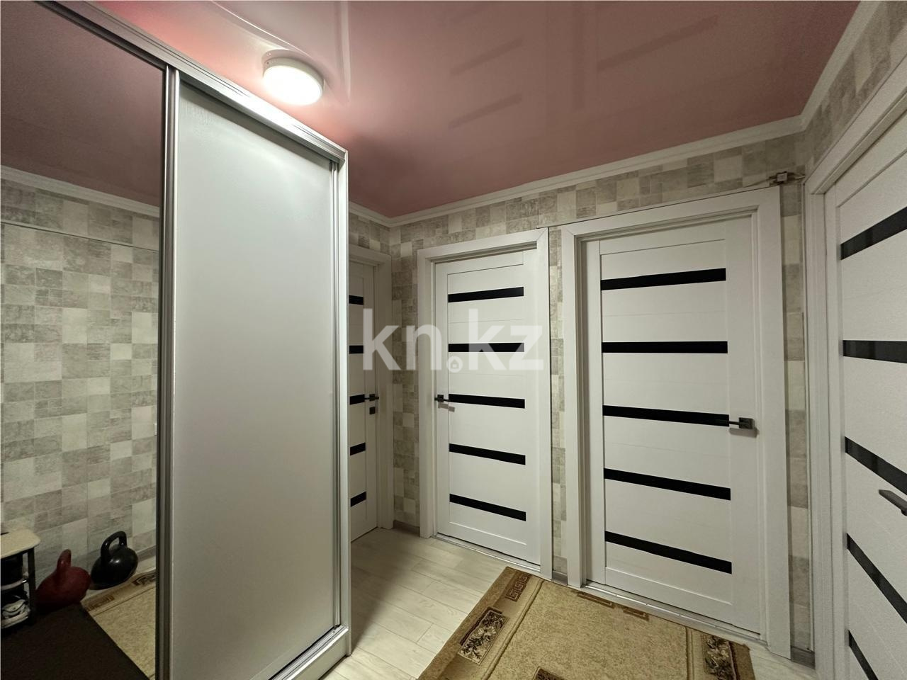Продажа 3-комнатной квартиры, 61 м² - Продажа квартир в панельном доме в Темиртау - страница 2 фото 11 из 14