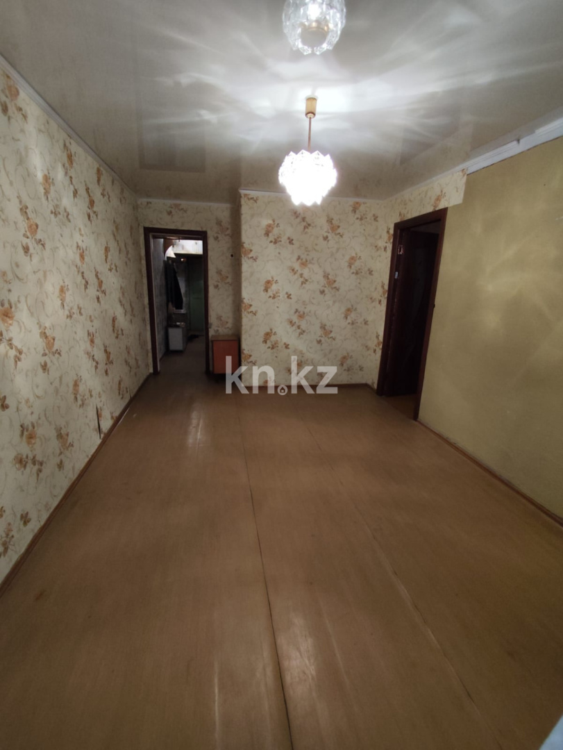 Продажа 3-комнатной квартиры, 51.5 м², ул. Оракбаева, дом  35 - Продажа жилой и коммерческой недвижимости в Уральске фото 2 из 12