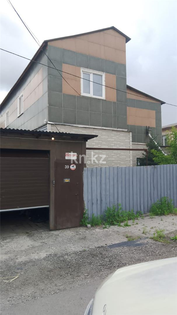 Продажа 7-комнатного дома, 215 м², ул. Сергея Лазо - Аренда квартир помесячно в Уральске фото 2 из 27