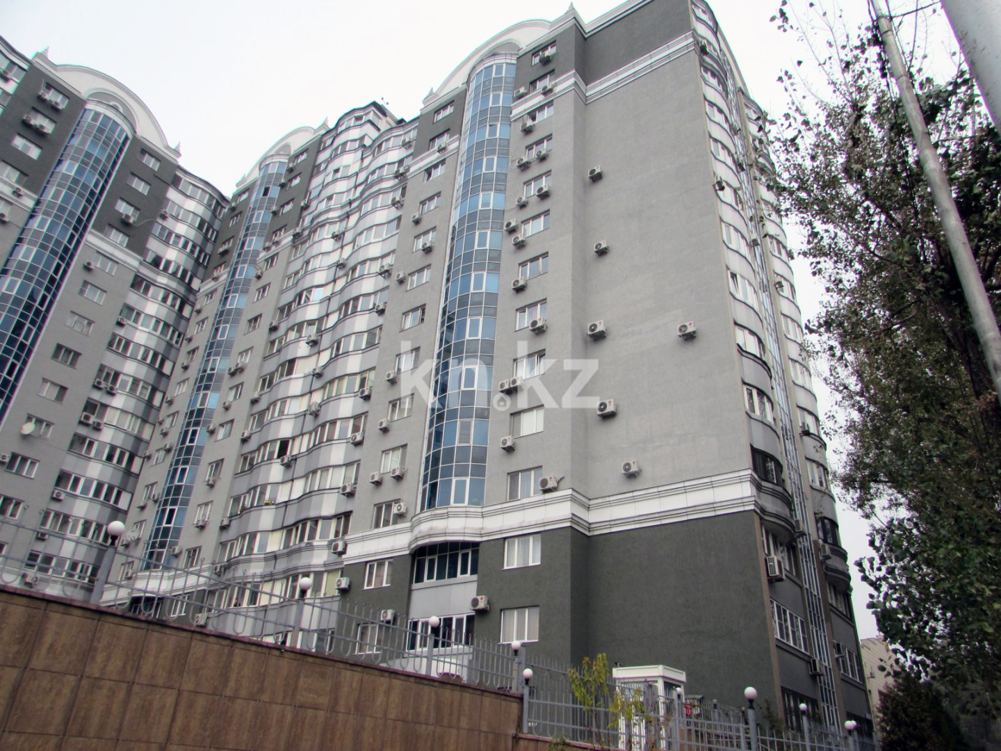 Продажа 2-комнатной квартиры, 83.5 м², ул. Сатпаева, дом  9б в Алматы - фото 11