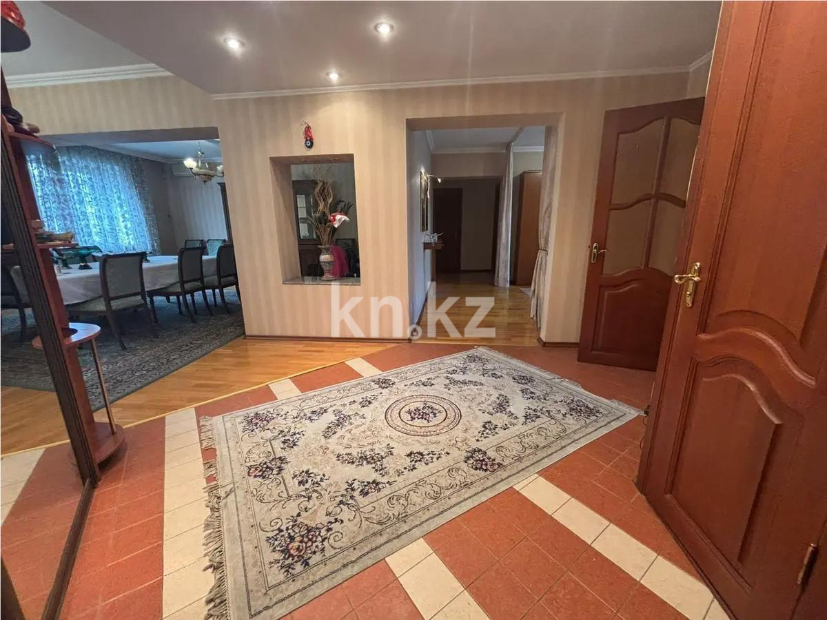 Продажа 4-комнатной квартиры, 138 м², ул. Мауленова, дом  120 - Продажа квартир в Алматы с фото фото 1 из 1