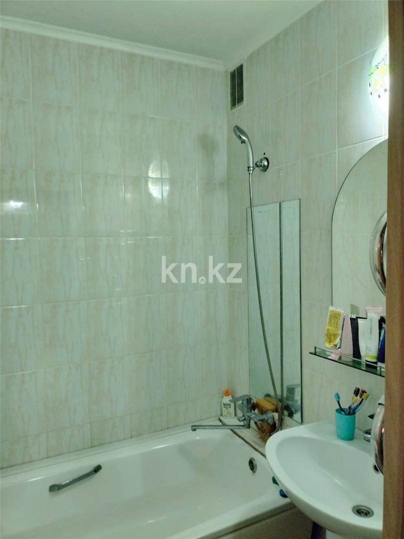 Продажа 3-комнатной квартиры, 63 м², мкр-н Восток-3 в Караганде - фото 9