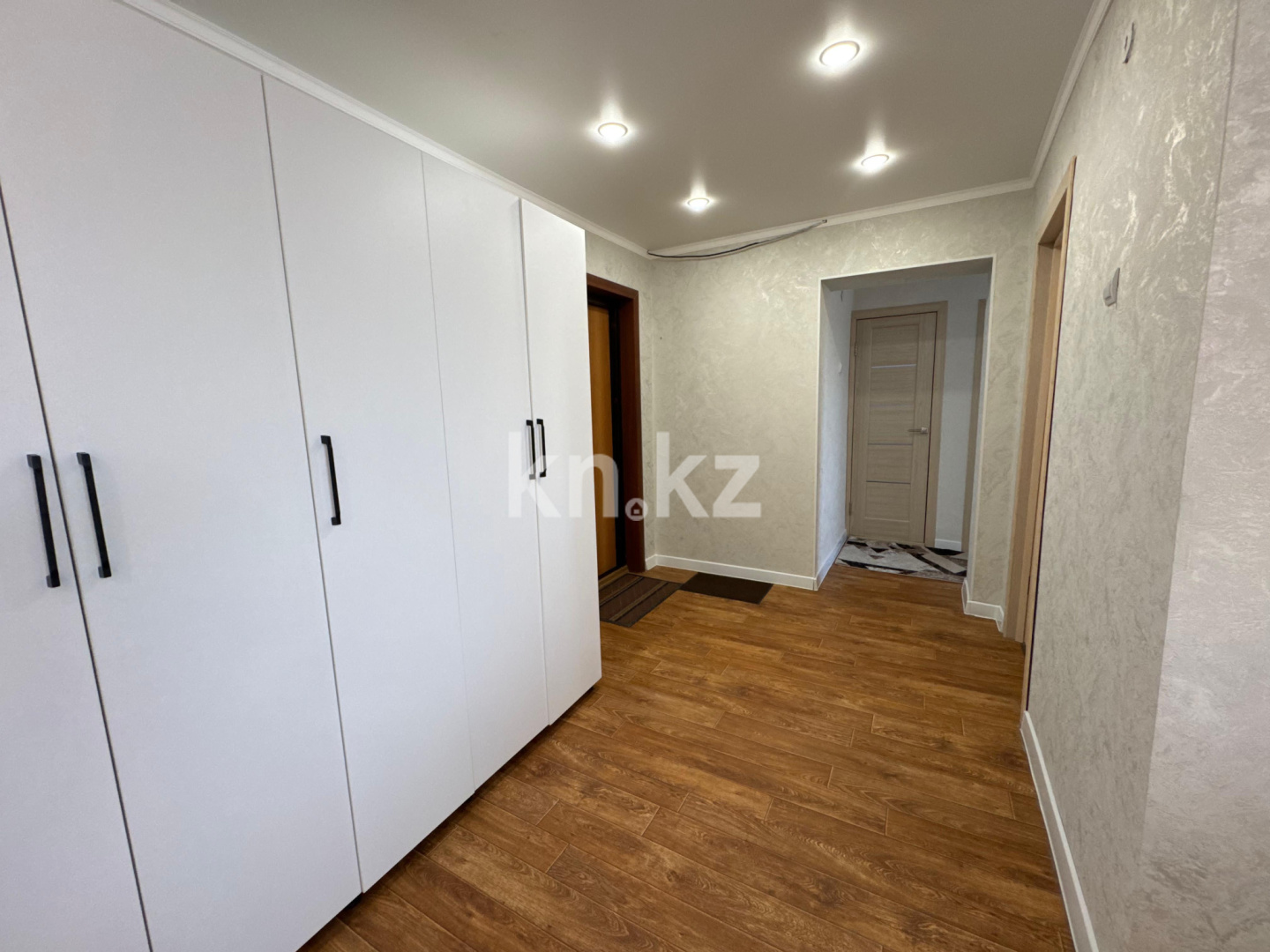 Аренда 2-комнатной квартиры посуточно, 52 м², Торайгырова, дом  59 в Павлодаре - фото 7