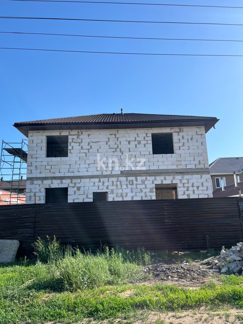 Продажа 10-комнатного дома, 392 м² - Продажа пятикомнатных и более домов, коттеджей в Астане фото 2 из 5