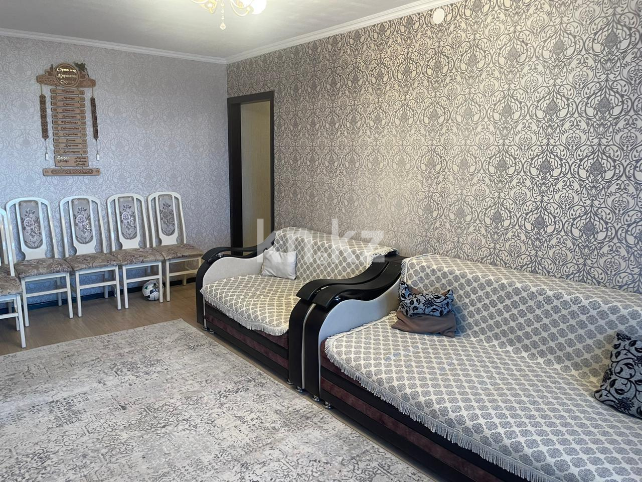 Продажа 4-комнатной квартиры, 61 м², ул. Муканова - Продажа  четырехкомнатных квартир в Караганде фото 1 из 14