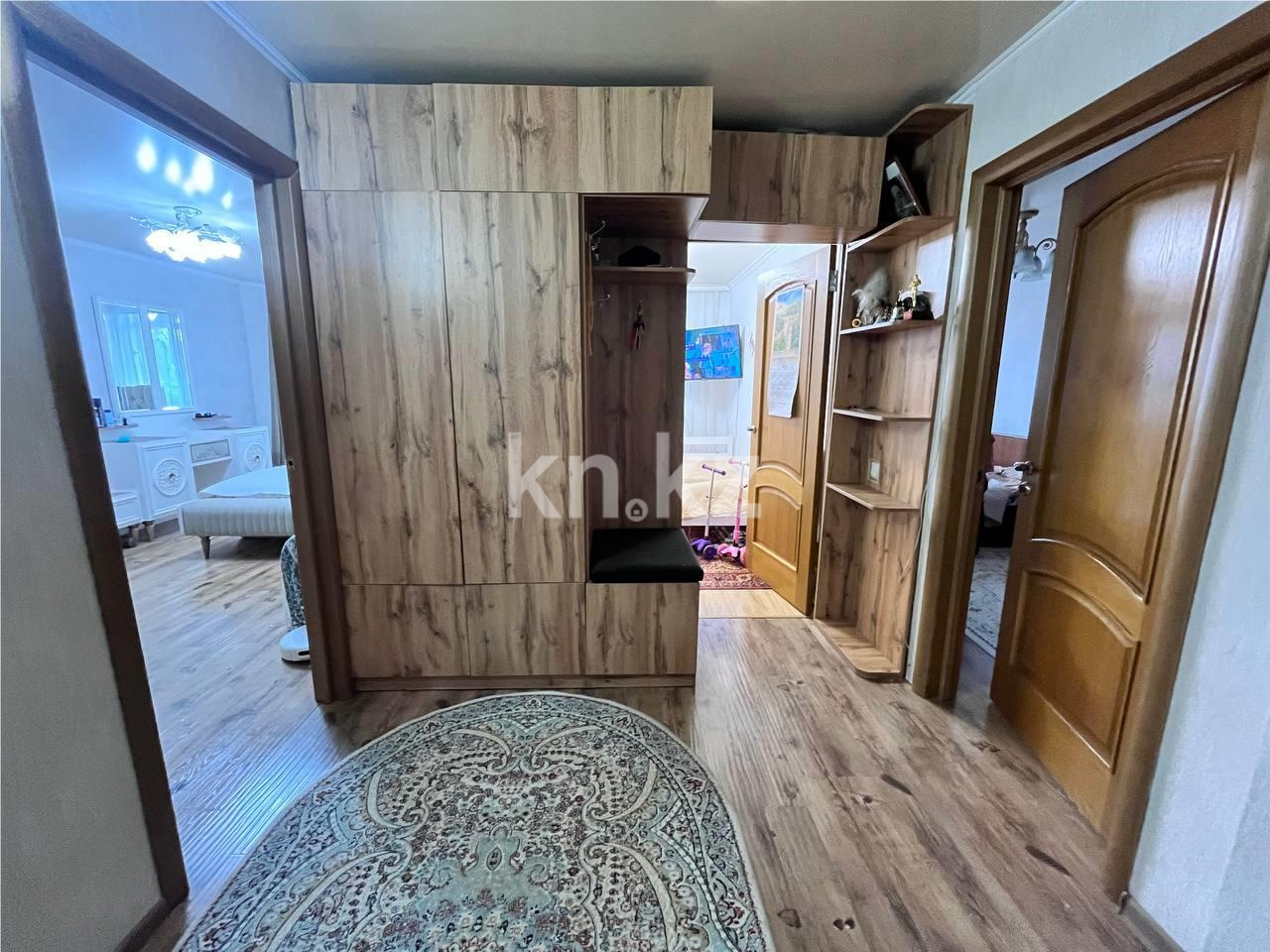 Продажа 4-комнатной квартиры, 76 м², ул. Дюсембекова - Продажа квартир в Караганде фото 16 из 20