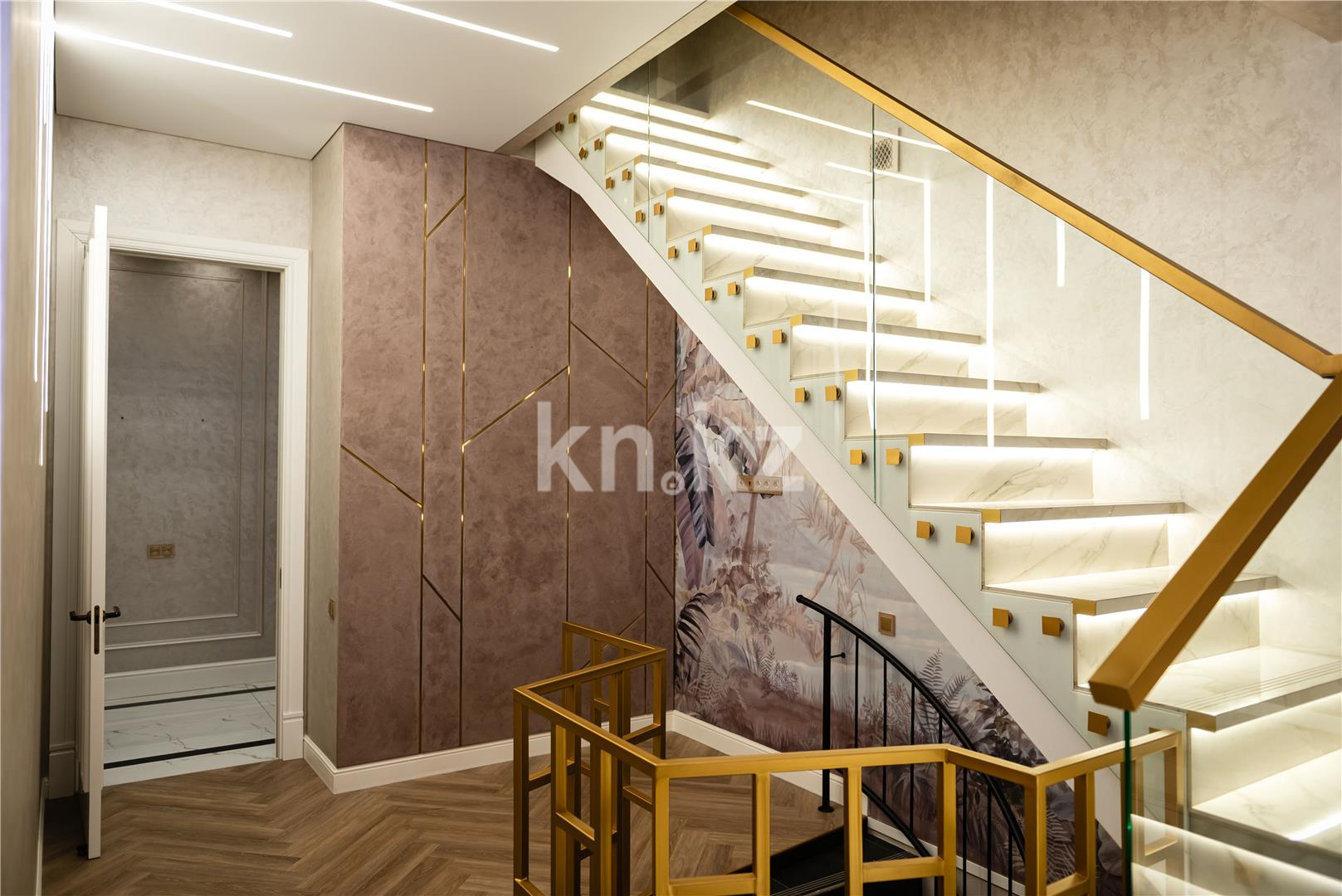 Продажа 6-комнатной квартиры, 345 м², ул. Муканова, дом  53 - Продажа  пятикомнатных квартир в Караганде фото 41 из 58