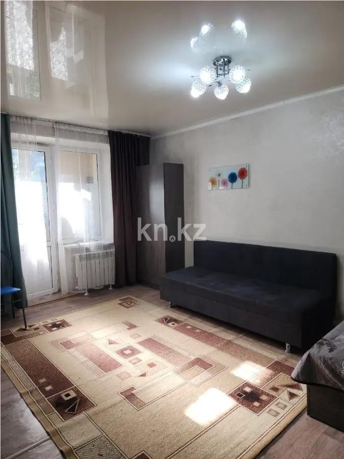 Продажа 1-комнатной квартиры, 30 м², пр. Абылай хана, дом  33 - Продажа квартир в Алматы фото 1 из 4