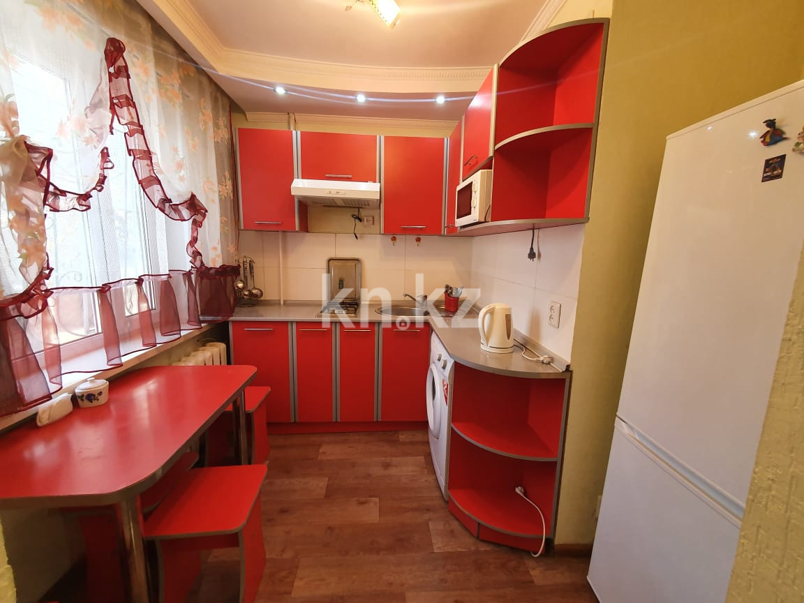 Аренда 2-комнатной квартиры, 46 м², Абдирова, дом  28/2 - Аренда жилой и коммерческой недвижимости в Караганде фото 1 из 10