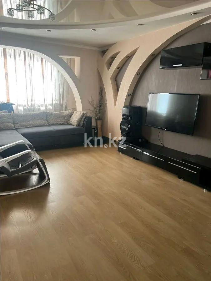 Продажа 5-комнатной квартиры, 120 м², ул. Муканова, дом  15 - Продажа  пятикомнатных квартир в Караганде без посредников фото 1 из 4