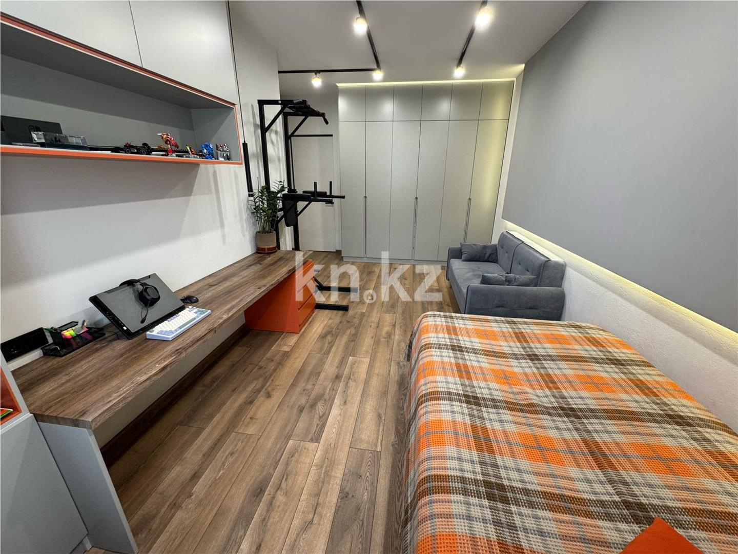 Продажа 4-комнатной квартиры, 142 м² - Продажа квартир в кирпичном доме в Казахстане - страница 190 фото 19 из 30
