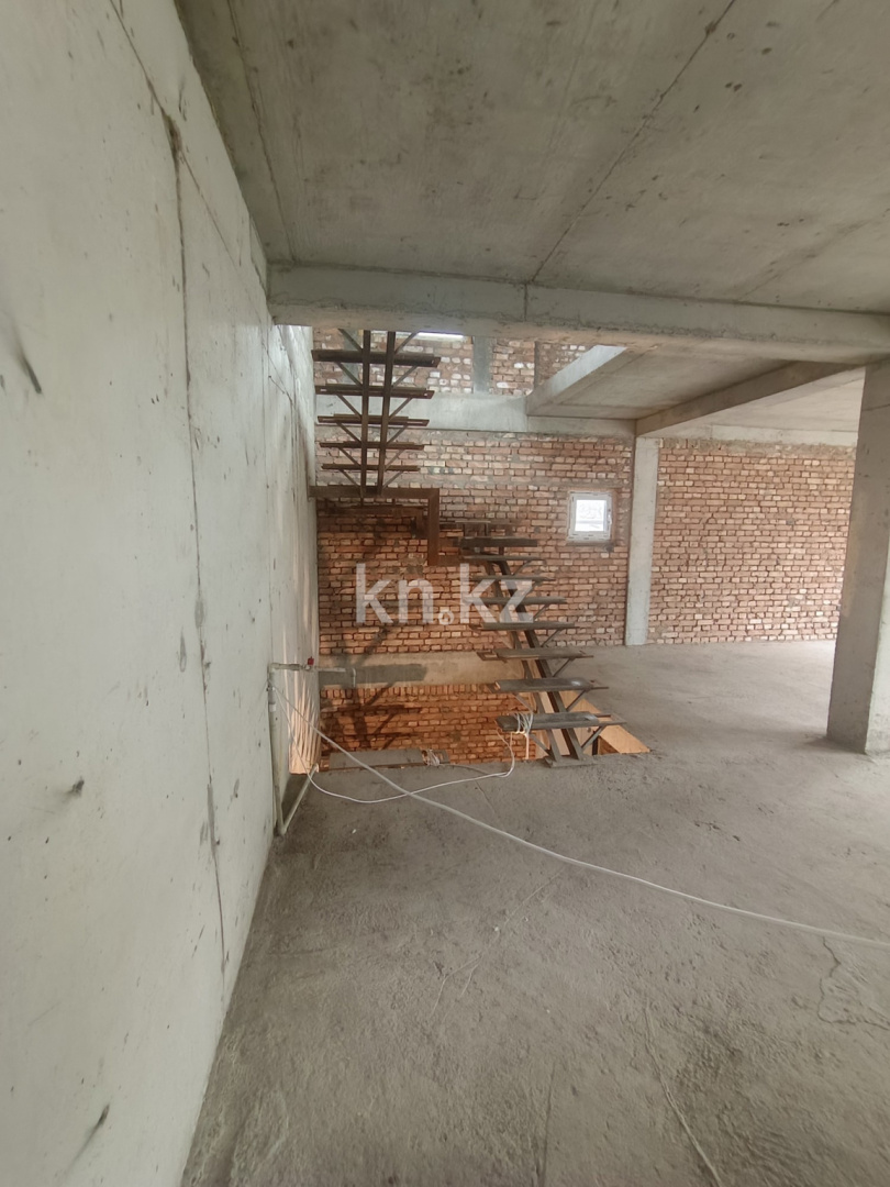 Продажа 6-комнатного дома, 320 м², ул. Мангистауская - Продажа домов, коттеджей в Алматы фото 9 из 16