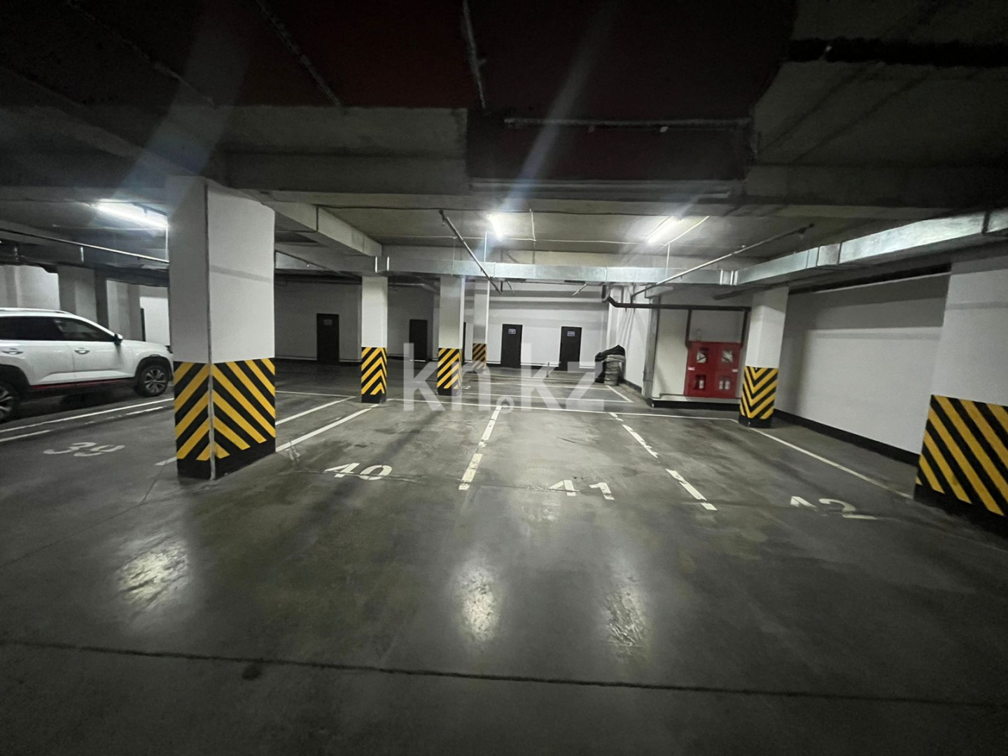 Аренда , 15 м², ул. Толе би - Аренда гаражей в Астане фото 1 из 1