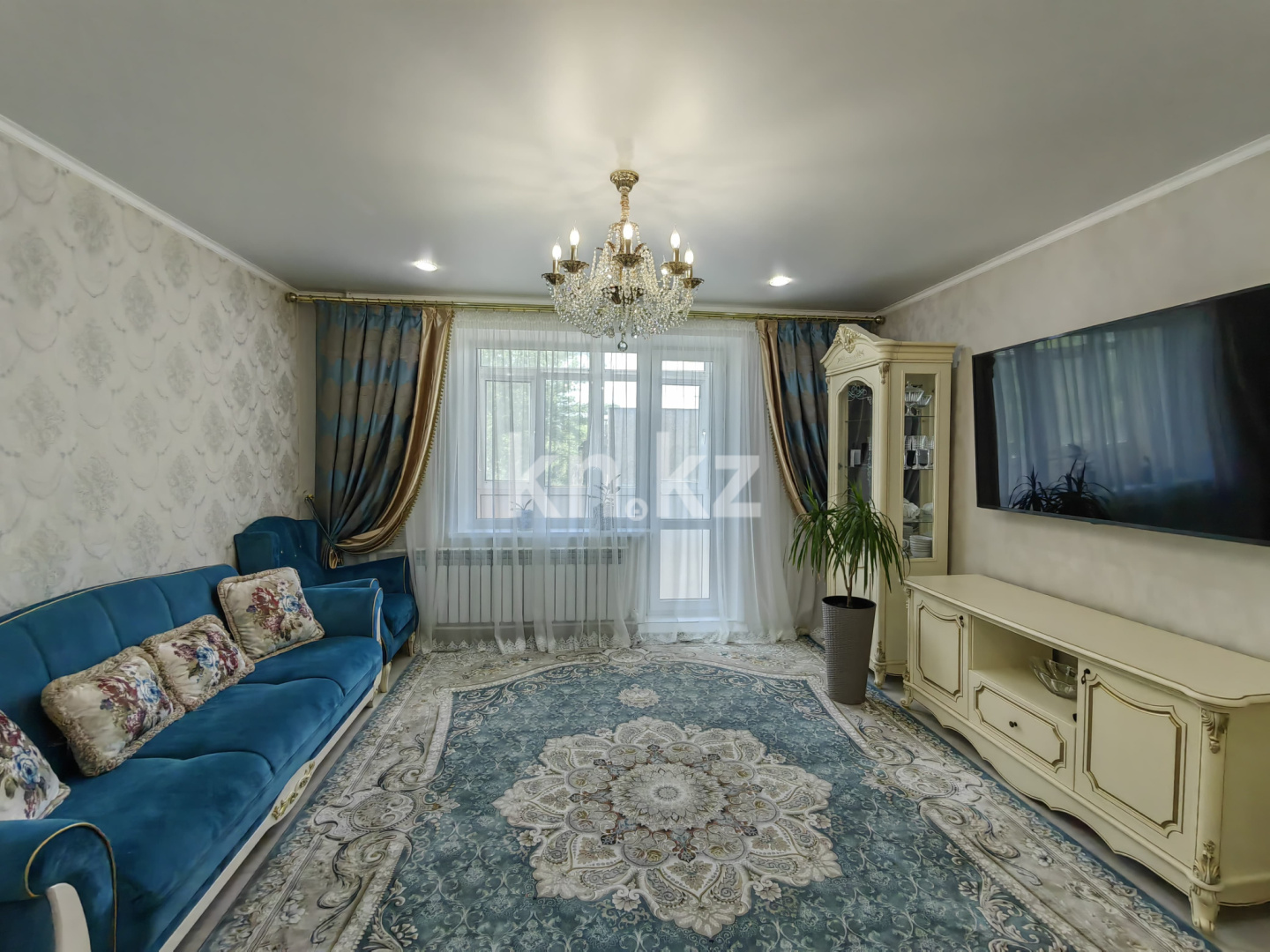 Продажа 3-комнатной квартиры, 64 м², ул. Дюсембекова, дом  67 - Продажа трехкомнатных квартир в Караганде на Юго-Востоке фото 1 из 38