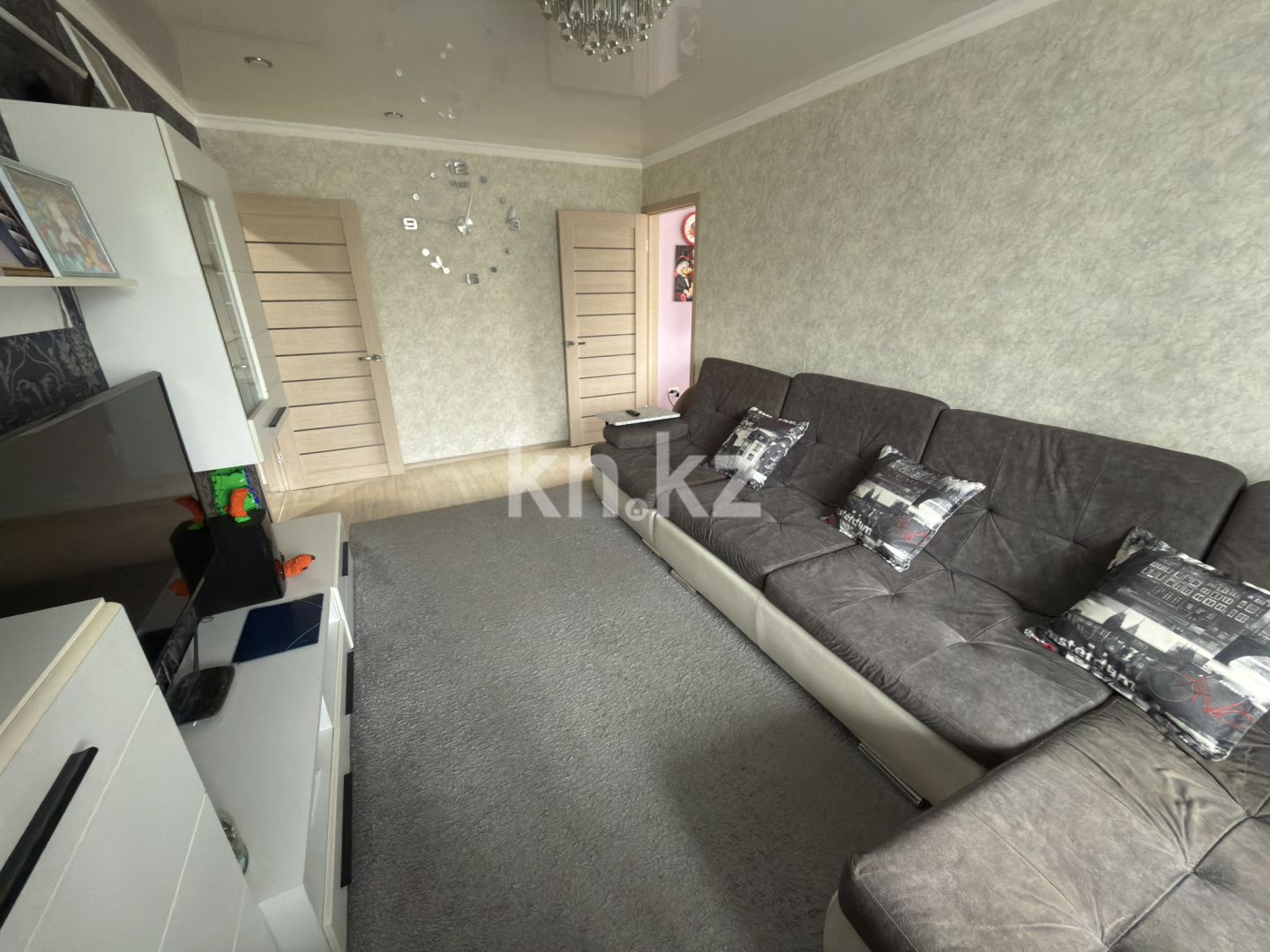 Продажа 3-комнатной квартиры, 47.1 м², пр. Республики, дом  30 - Продажа квартир в Караганде фото 2 из 13