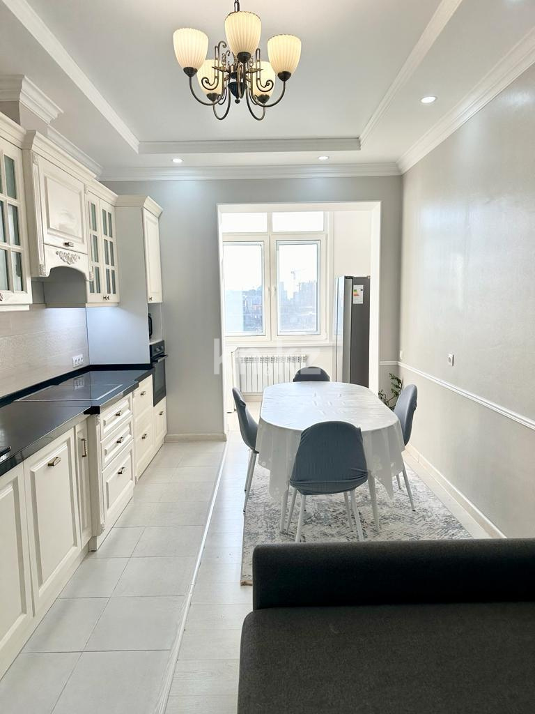 Аренда 3-комнатной квартиры, 110 м², ул. Бокейхана, дом  27 - Аренда квартиры помесячно в Астане фото 1 из 11