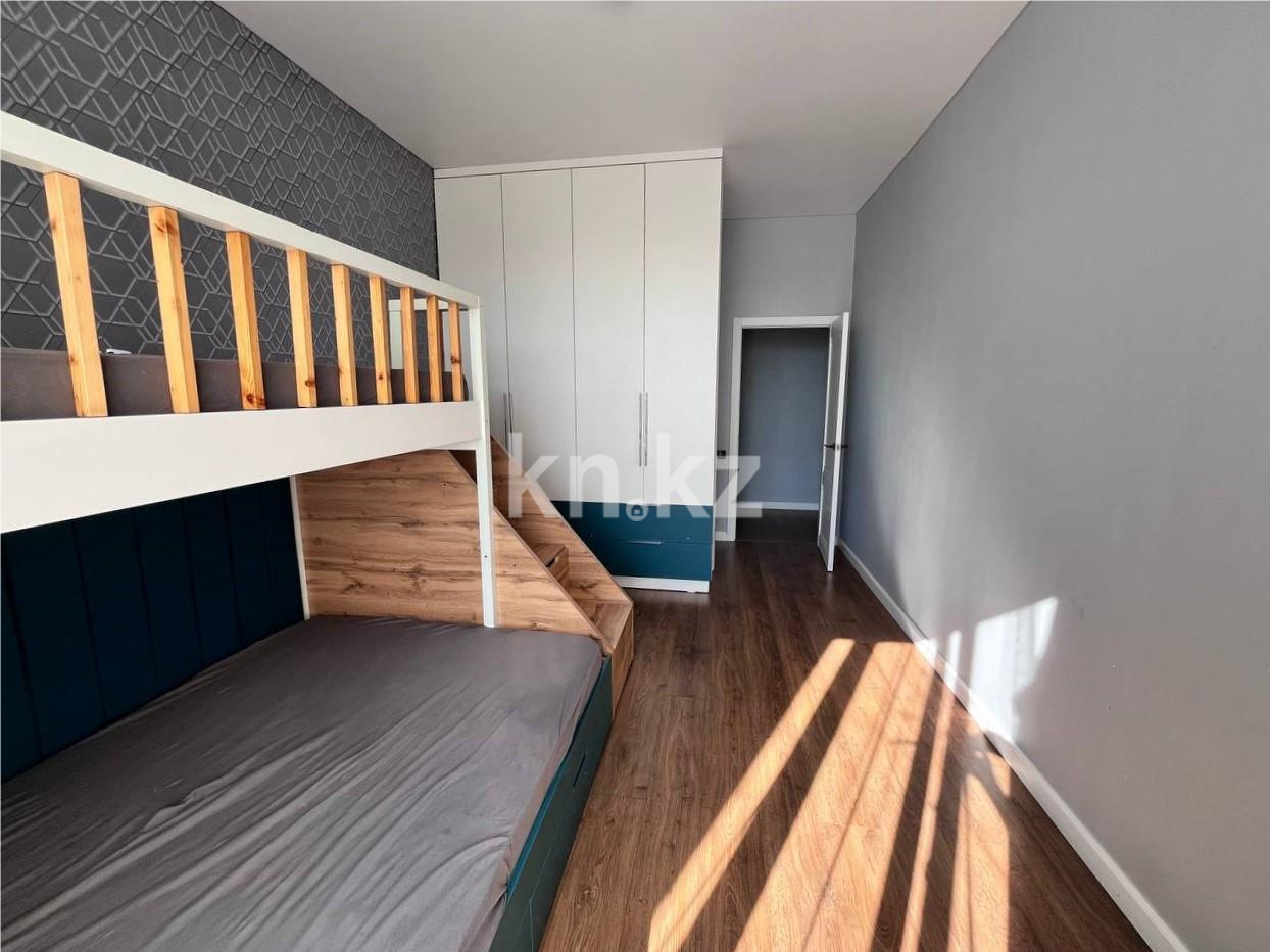 Продажа 4-комнатной квартиры, 94 м², ул. Муканова - Продажа  четырехкомнатных квартир в Караганде фото 16 из 37