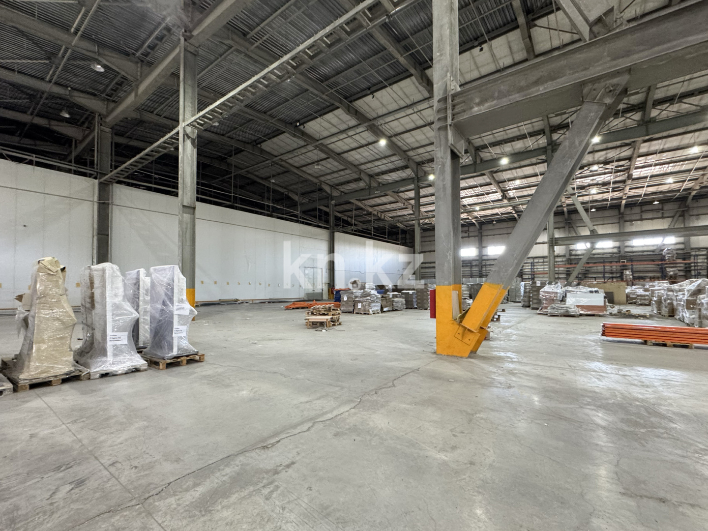 Аренда , 1728 м², Суюнбая, дом  258/4 в Алматы - фото 4