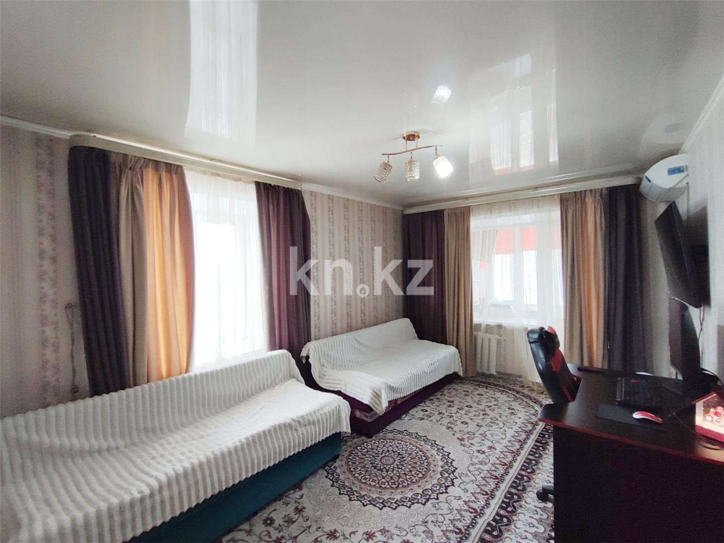 Продажа 1-комнатной квартиры, 32 м², ул. Бирюзова - Продажа  однокомнатных квартир в Караганде с фото фото 1 из 8