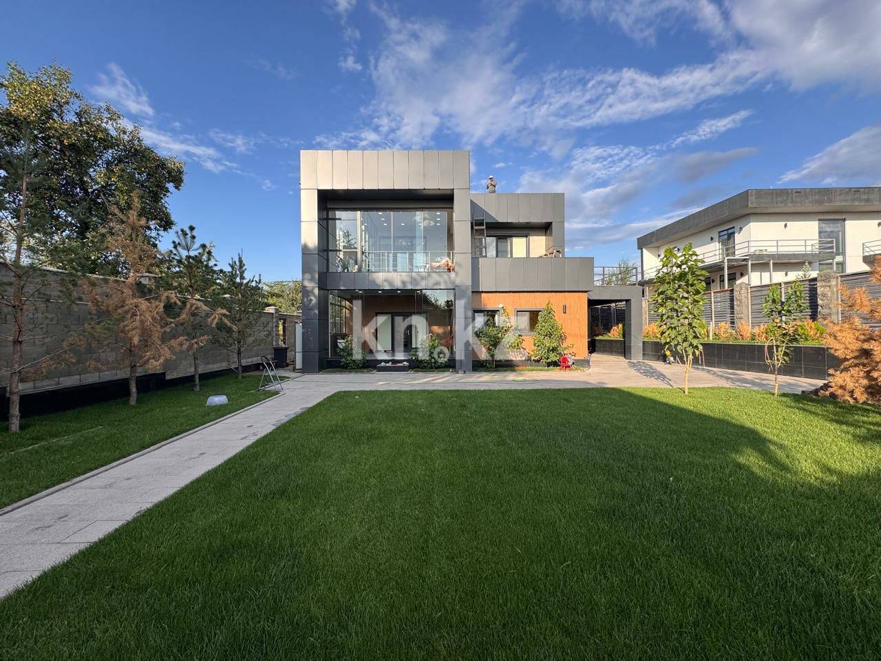 Продажа 5-комнатного дома, 260 м², Коктобе-1 - Продажа домов и коттеджей в Алматы фото 2 из 23