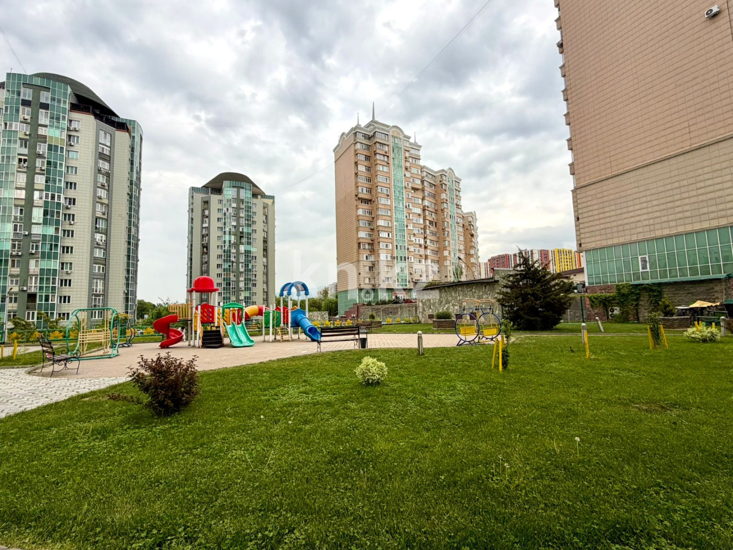 Продажа 4-комнатной квартиры, 138.6 м² - Продажа четырехкомнатных квартир в Алматы фото 25 из 31