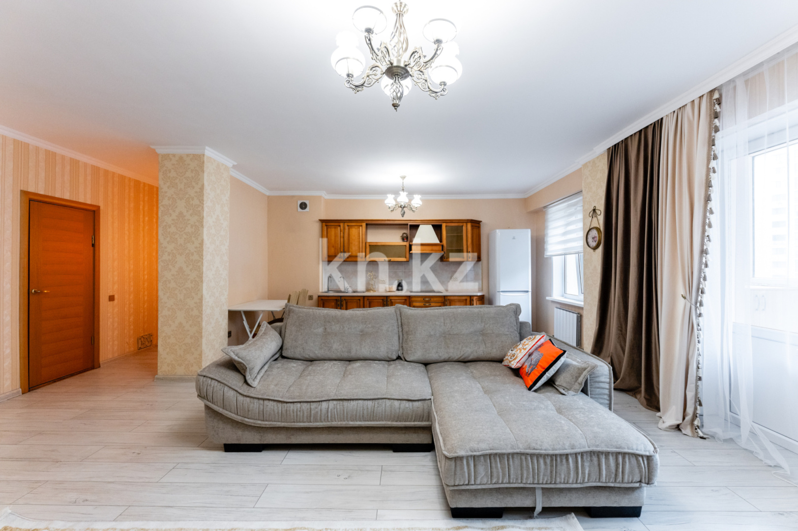 Продажа 2-комнатной квартиры, 76.5 м², ул. Шевченко, дом  8 - Продажа квартир в Казахстане фото 1 из 31