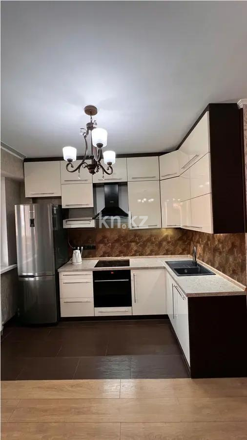 Продажа 3-комнатной квартиры, 94 м², ул. Толе би, дом  298/1 в Алматы - фото 2