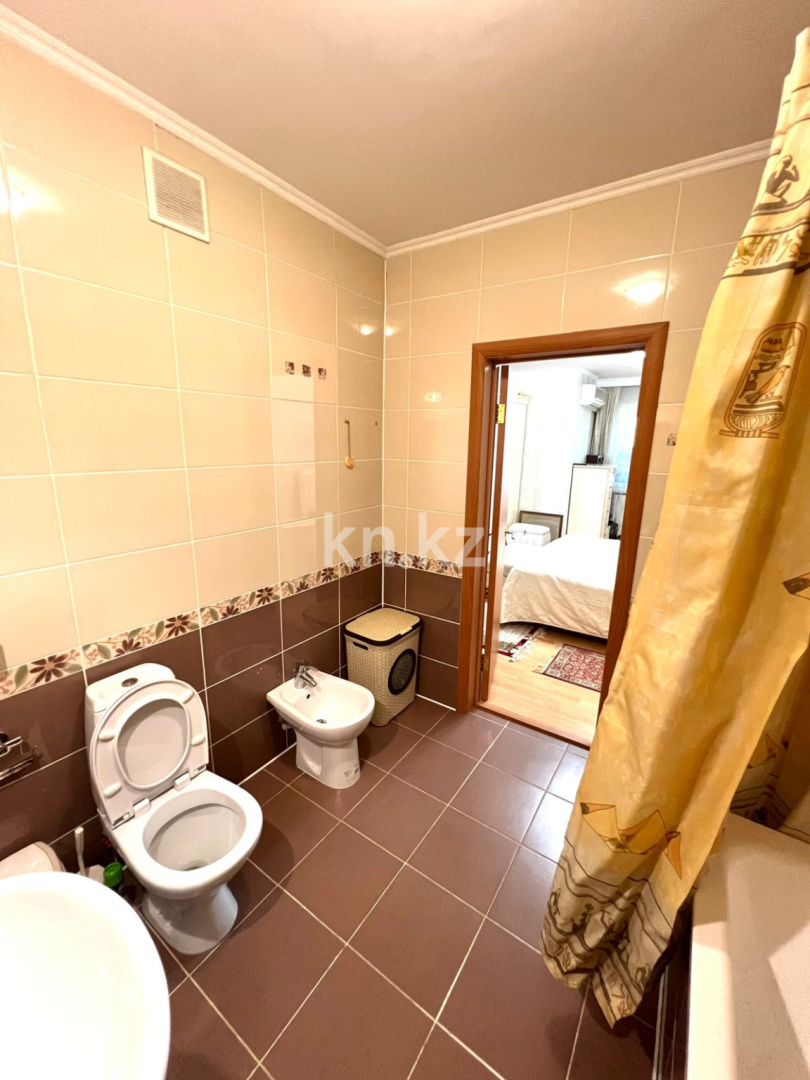 Продажа 5-комнатной квартиры, 200 м², пр. Абая, дом  45/2 - Республики - Продажа  пятикомнатных квартир в Астане фото 19 из 24