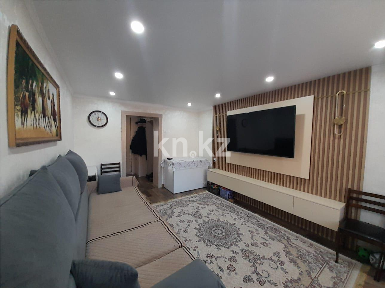 Продажа 3-комнатной квартиры, 60 м² - Продажа квартир в Караганде - страница 2 фото 2 из 26