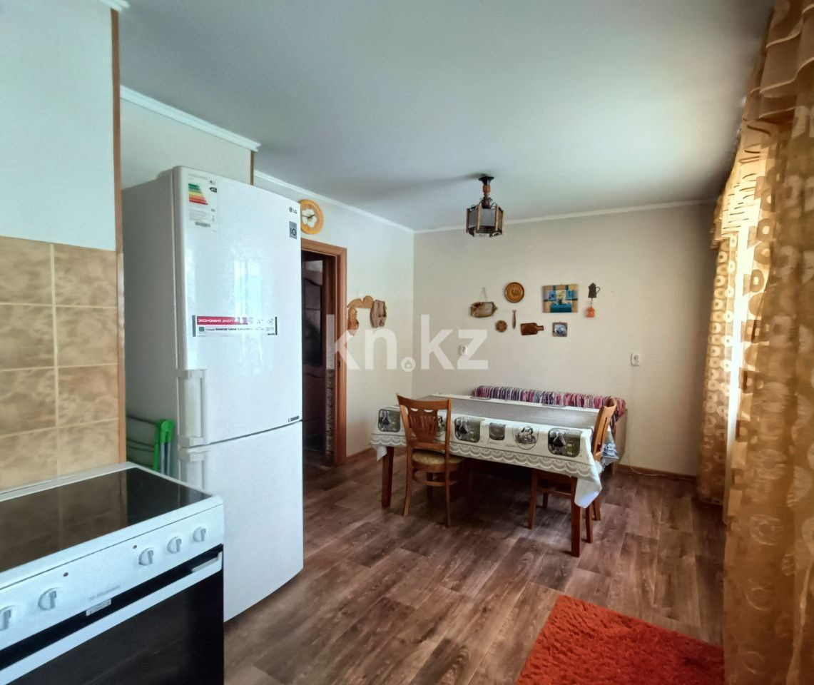 Продажа 3-комнатной квартиры, 63.5 м², пр. Ауэзова, дом  6 - Продажа  трехкомнатных квартир в Усть-Каменогорске фото 6 из 15