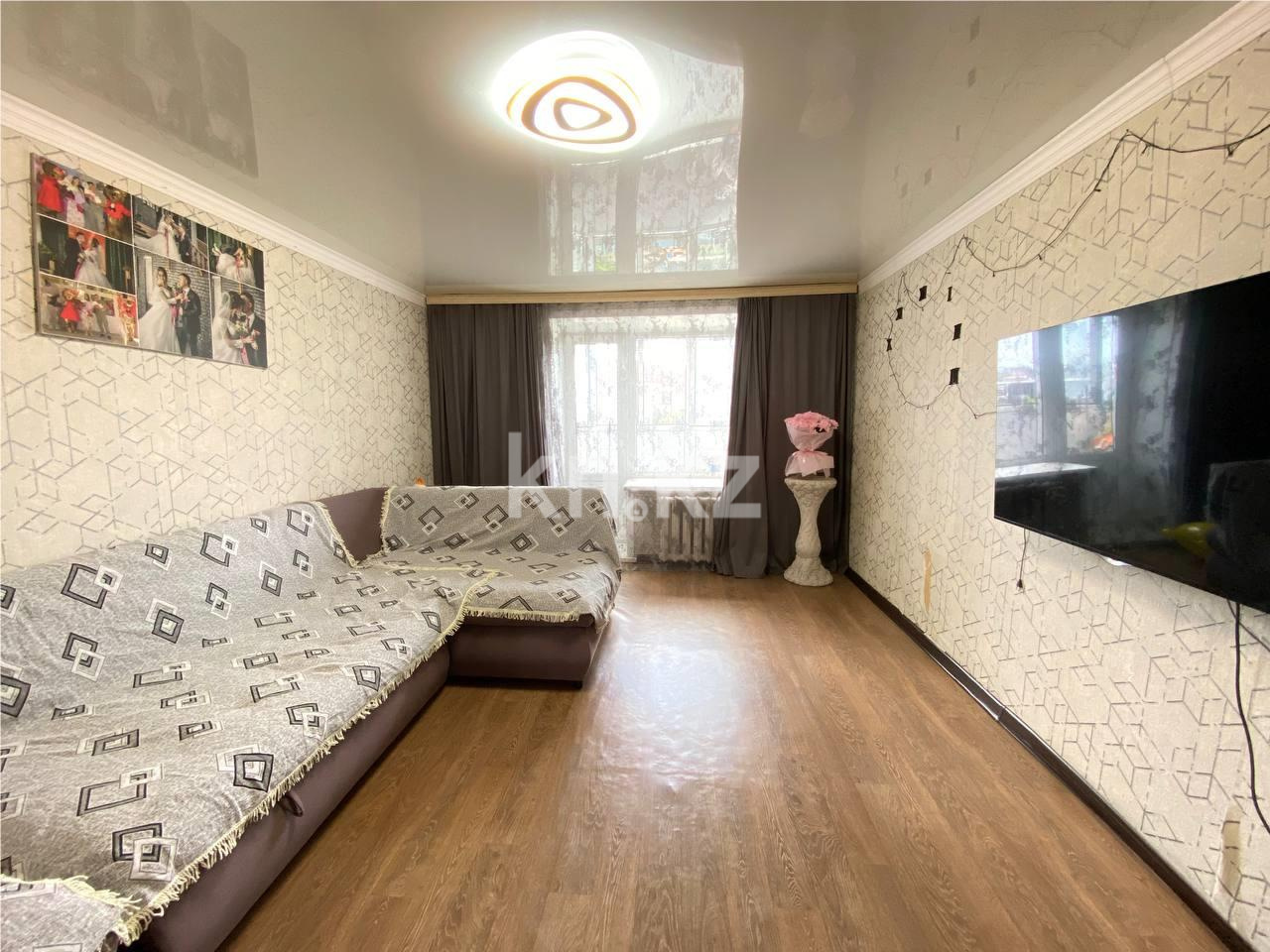 Продажа 3-комнатной квартиры, 63 м², мкр-н Восток-1 - Продажа  трехкомнатных квартир в Караганде фото 1 из 10