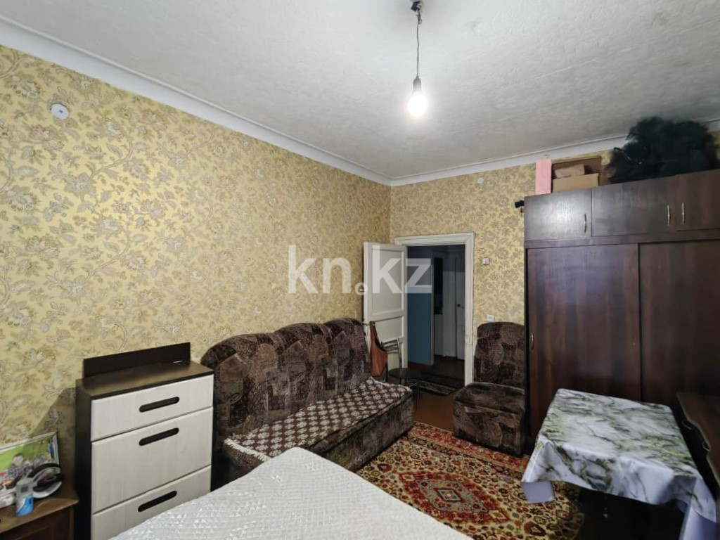 Продажа 2-комнатной квартиры, 65 м² - Продажа двухкомнатных квартир в Караганде - страница 2 фото 10 из 24