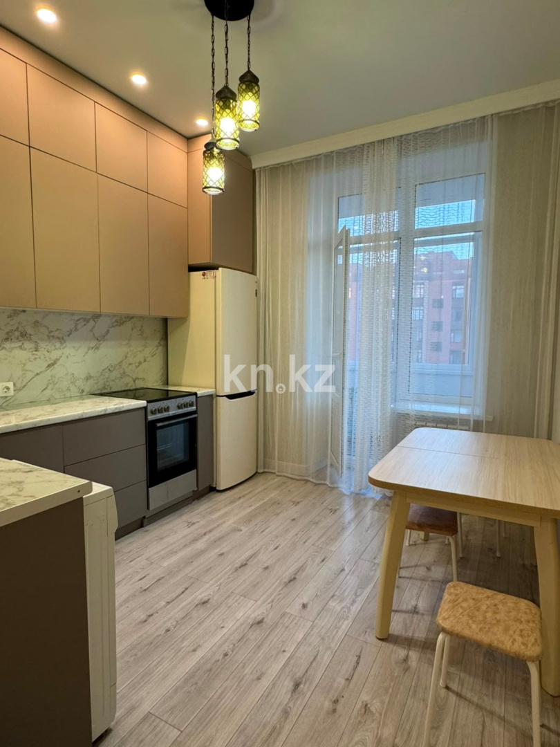 Аренда 2-комнатной квартиры, 65 м² в Астане