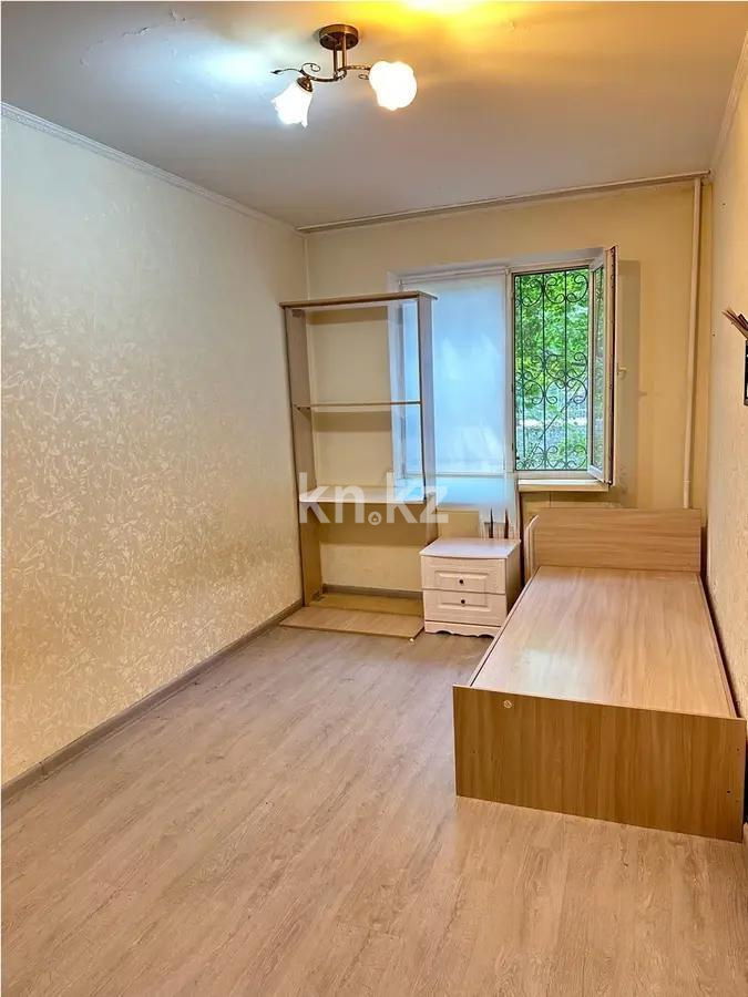 Продажа 3-комнатной квартиры, 58 м², мкр-н 4, дом  8 в Алматы - фото 3