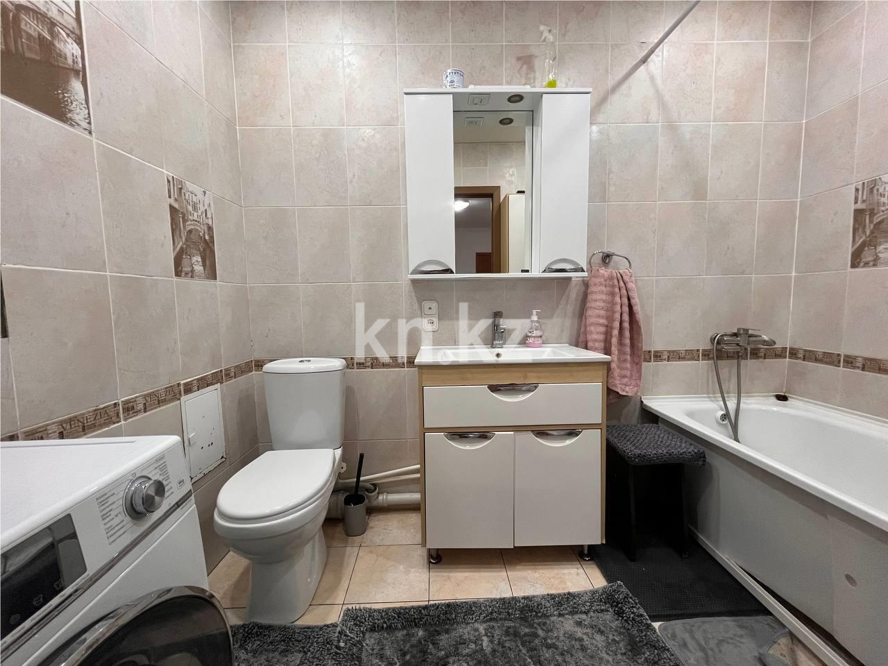 Продажа 2-комнатной квартиры, 65 м², пр. Шахтеров в Караганде - фото 7