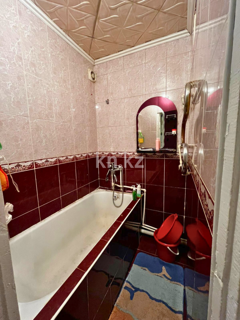 Продажа 2-комнатной квартиры, 43 м², 18-й мкр. - Продажа квартир в Караганде с фото фото 6 из 8