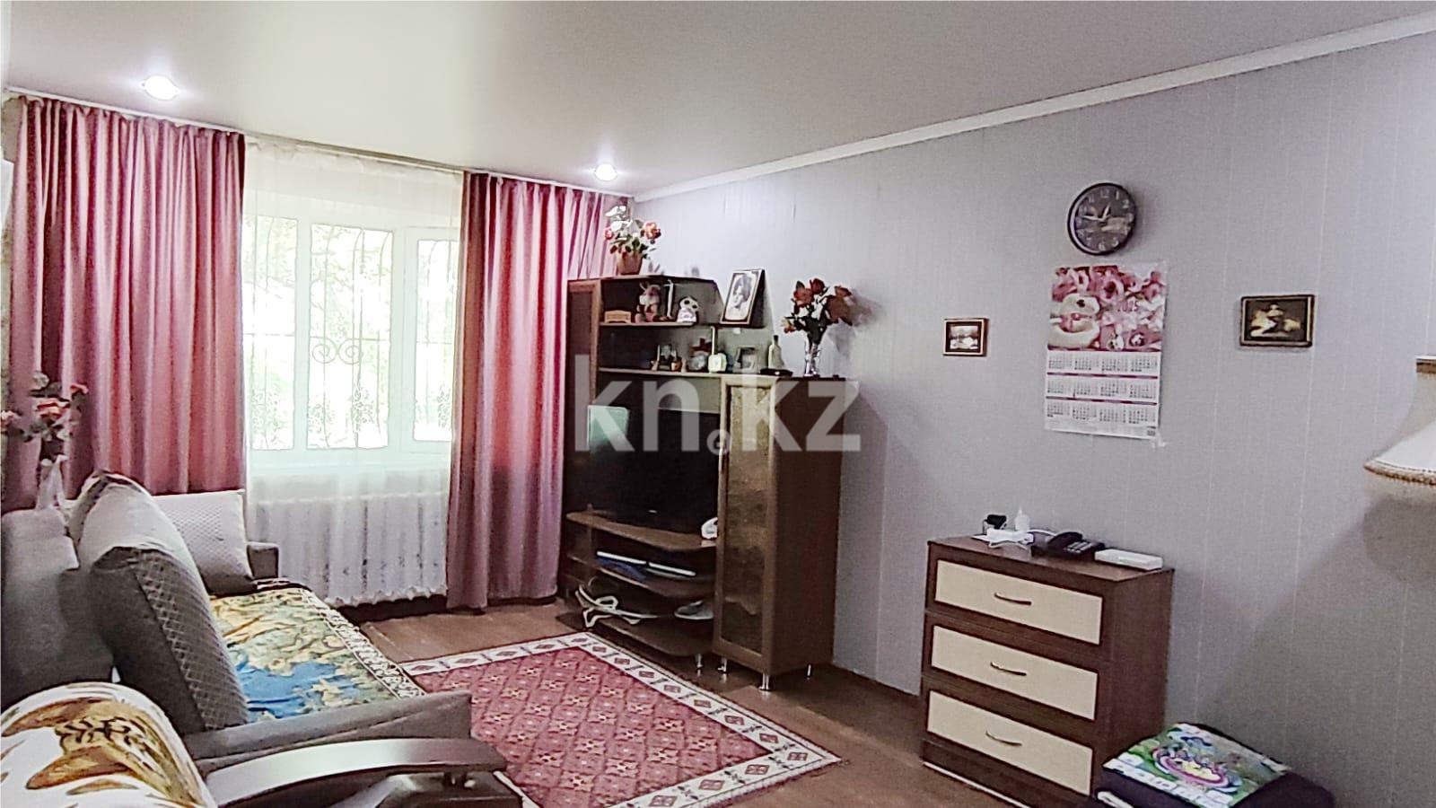 Продажа 1-комнатной квартиры, 31 м², мкр-н 13 - Продажа жилой и коммерческой недвижимости в Караганде фото 1 из 9